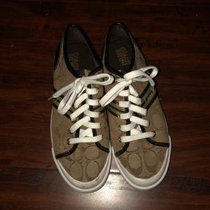 Coach sneaker size 8